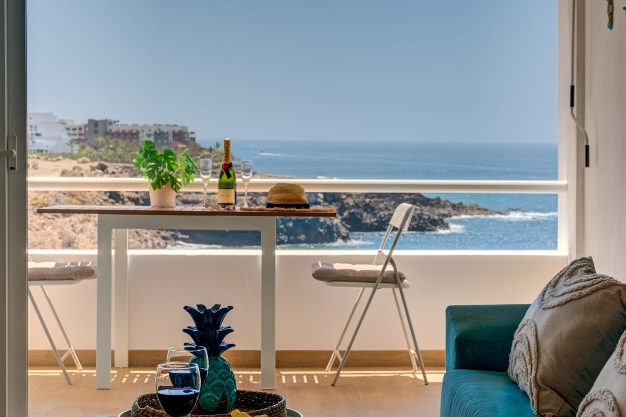 Blue Horizon Apartment Каляо Салвахе Екстериор снимка